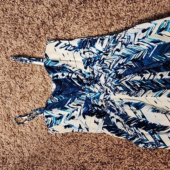 *Rickis Dress* - Picture 2 of 4